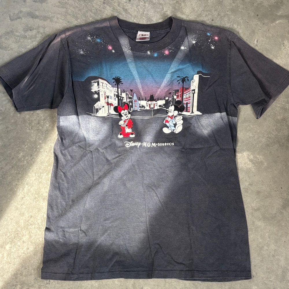 Vintage Disney MGM Studios Mickey Minnie Sun Faded T-Shirt Size xl. Unisex